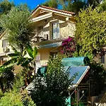 Tramonto Maisonettes & Suites