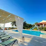 Villa Acorn