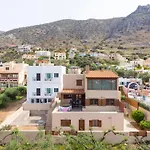 Athinais Suites