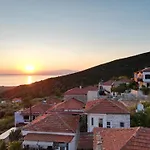 Annousa\'S House & Studios