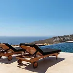 Ria Mar Villas & Suites By Live&Travel