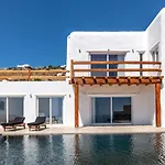 Ria Mar Villas & Suites By Live&Travel