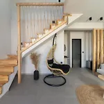 Amo Golden Suites