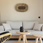 Amo Golden Suites