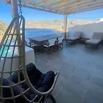 Droufakos\' Home - Beachfront Lux 2Bd Apt. W. Views