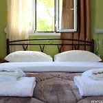 Rentoulia Apartments