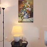 Lakithra Apartments