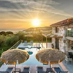 Villa Fellenza - Pool Villa By The Sea With Stunning Sunriseview By Villa Mana Gers