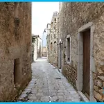 Nikolas Place