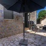 Vina\'S Stone House