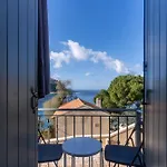 Vina\'S Stone House