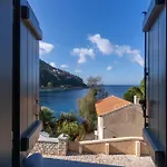Vina\'S Stone House