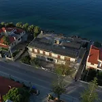 Auxo, Holiday Apartment & Suites On The Sea