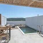 Tinosera Luxury Suites