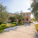 Villa Agrilida