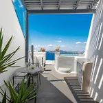 Hommage Suites With Caldera View Hot Tub