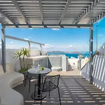 Hommage Suites With Caldera View Hot Tub
