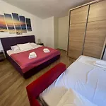 Maisonette 25M From The Sea