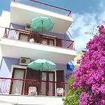 La Mira House