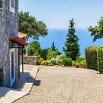 Amazing Home In Agios Vasilios With Wifi