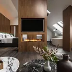 The Lynx Mountain Resort