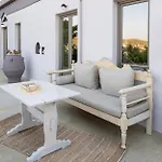 M & E Kissamos Sea View House