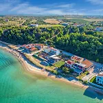 Elpiniki Luxury Rooms