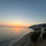 Ocean View Studios And Luxury Rooms