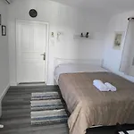 Aegina Downtown Apartments 2
