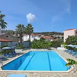Dolphin Hotel