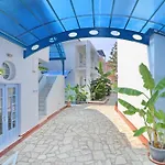 Dolphin Hotel