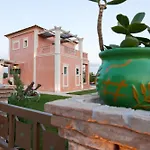 Agro Art Boutique & Luxury Villas - Two Art Villas With Pools, Unique Decors, And A Treehouse Option
