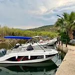 Aktaion Hotel