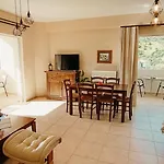 Antonis Apts, Physio Fitness Retreats