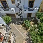 Eva Studios & Apartments