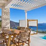 Urania Luxury Villa Rhea