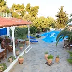 Stafylos Suites & Boutique Hotel