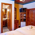 Arktouros Hotel