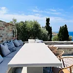 Villa Thalassa, Beachfront, Private Pool & Sunset Views By Explore Andros