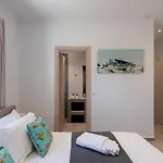 Beautiful Villa In Parikoia Near The Sea