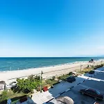 Blue Flag Beachfront Studios, Nilie Hospitality Mgmt