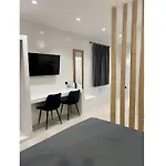 Country House Apartments