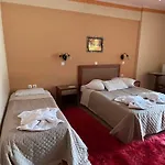 To Spiti Tis Irinis
