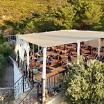 Karras Star Hotel