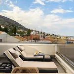 Villa Nicole - Private Pool & Rooftop Jacuzzi