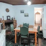 Nanas Mountain View House