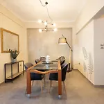 Beachside Bliss Freshly Renovated 2-Bedroom Getaway