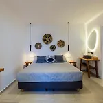 Secret Garden Apartments