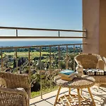 Vivian\'S Residence Endless View