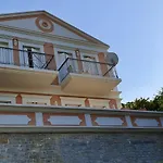 Mansion House With Terrace And Fantastic View!
